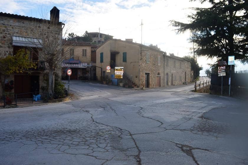 Winery in Montalcino Podere Le Ripi contacts and driving directions