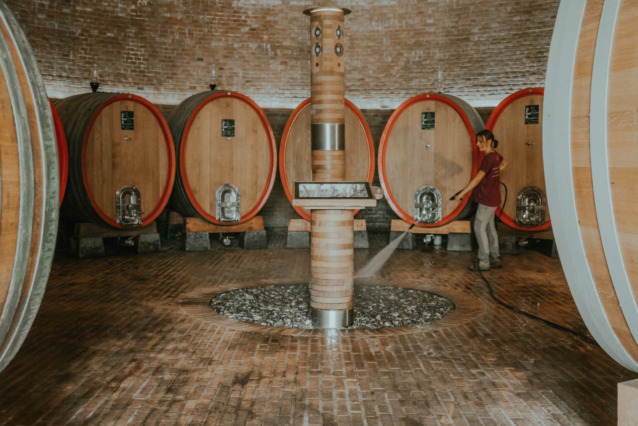 Podere le Ripi winery in Montalcino Golden cellar interior